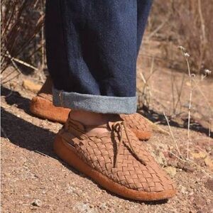Malibu Shoes Latigo Huarache Moccasins in Whiskey/Tan - NIB